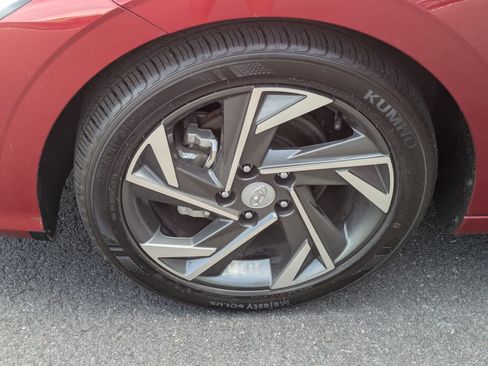 Certified 2024 Hyundai Elantra Limited FWD image 26