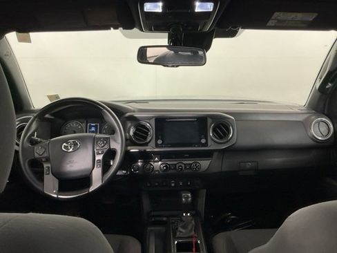 Used 2018 Toyota Tacoma TRD Off-Road image 21
