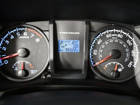 Used 2017 Toyota Tacoma SR image 31