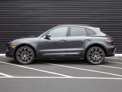 Certified 2026 Porsche Macan Turbo AWD/4WD image 2