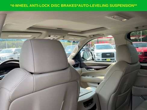 Used 2017 Cadillac Escalade ESV Luxury AWD/4WD image 14
