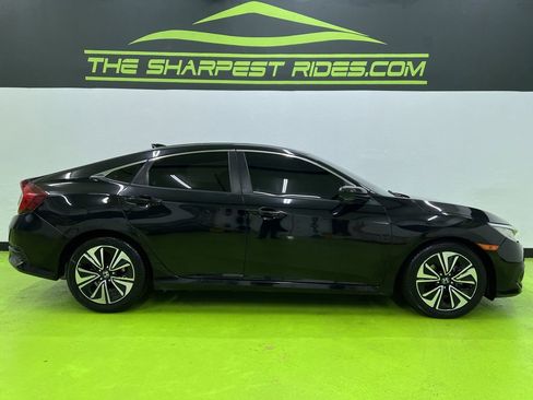 Used 2018 Honda Civic EX-T image 11