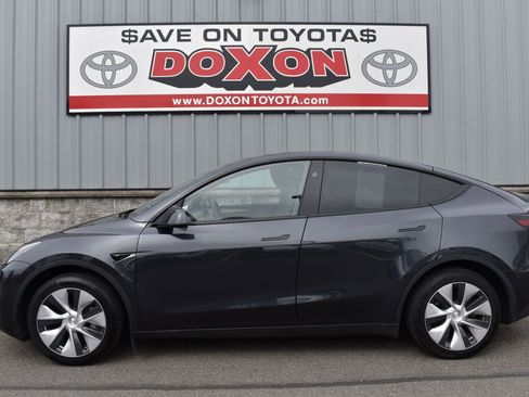 Used 2024 Tesla Model Y Long Range image 4