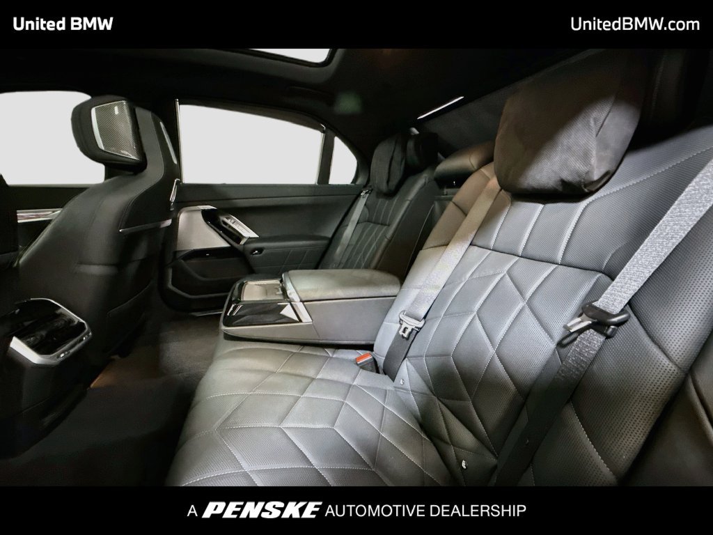 Used 2025 BMW i7 xDrive60 w/ Executive Package AWD/4WD image 20