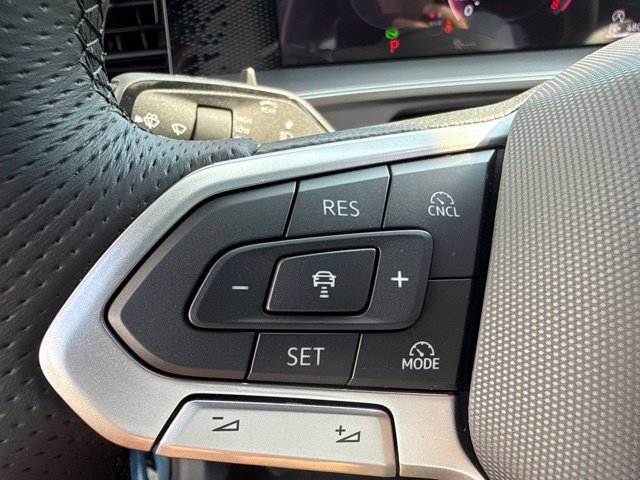 New 2026 Volkswagen Tiguan SE R-Line AWD/4WD image 16