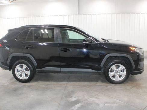 Used 2021 Toyota RAV4 XLE AWD/4WD image 11