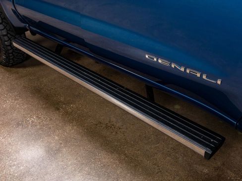 Used 2025 GMC Sierra 1500 Denali Ultimate image 13