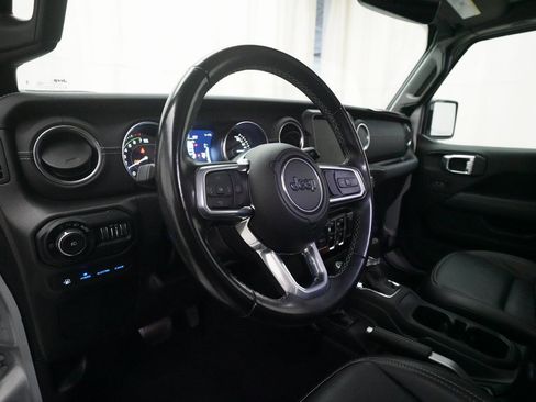 Used 2022 Jeep Wrangler Unlimited Sahara image 8