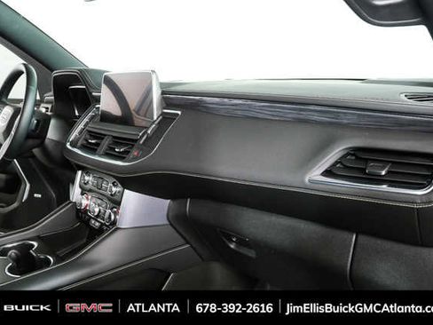 Used 2023 GMC Yukon SLT w/ SLT Premium Package image 24