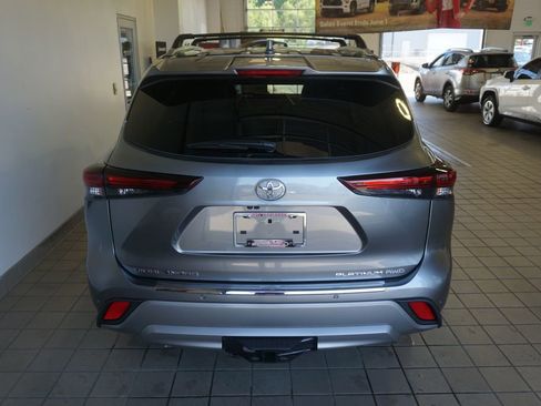 New 2026 Toyota Highlander Platinum AWD/4WD image 21