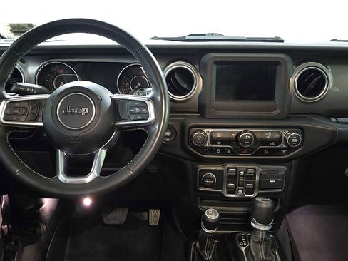 Used 2019 Jeep Wrangler Unlimited Sahara image 22