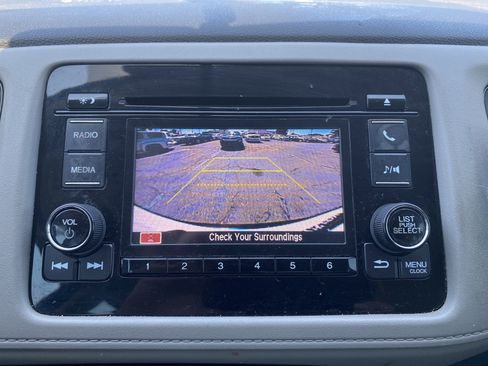 Used 2021 Honda HR-V LX image 12