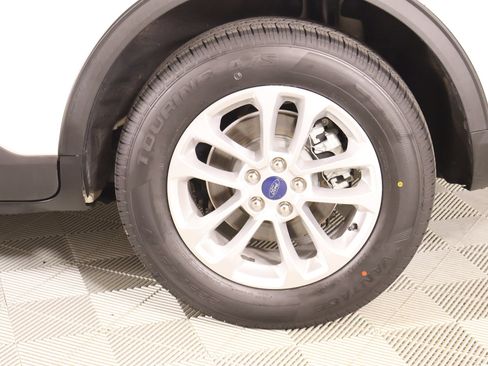 Used 2022 Ford Escape SE FWD image 17