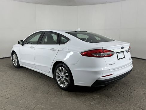 Used 2020 Ford Fusion SE FWD image 5