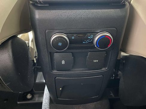 Used 2022 Ford Explorer XLT w/ Equipment Group 202A AWD/4WD image 13