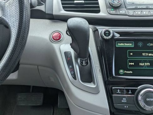 Used 2016 Honda Odyssey SE image 18