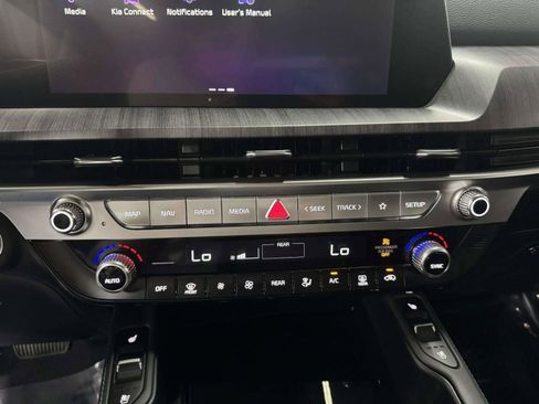 Used 2023 Kia Telluride EX w/ EX Captain's Chair Package FWD image 39