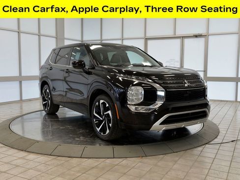 Used 2024 Mitsubishi Outlander SE image 1