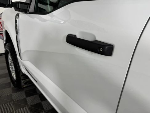 Used 2023 Ford F350 XLT AWD/4WD image 23