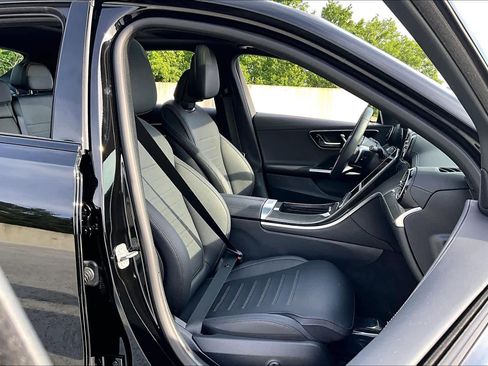 Used 2025 Mercedes-Benz C 300 4MATIC Sedan image 9