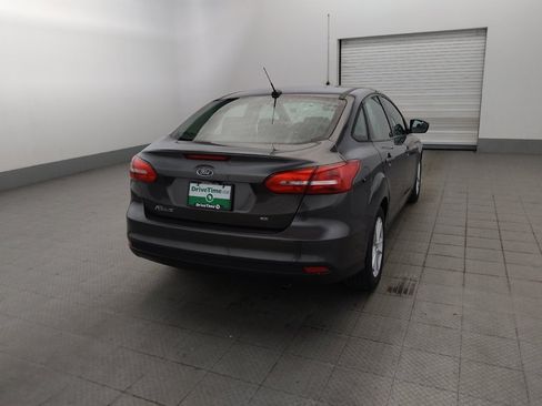 Used 2018 Ford Focus SE FWD image 7