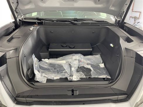 New 2026 GMC Sierra EV Elevation image 20