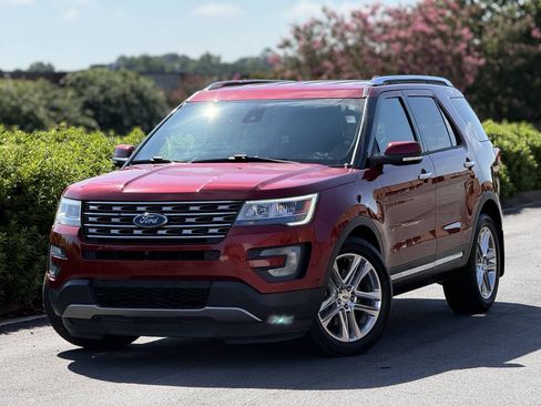 Used 2017 Ford Explorer Limited w/ Equipment Group 301A FWD image 1