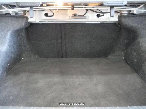 Used 2025 Nissan Altima 2.5 SV FWD image 24