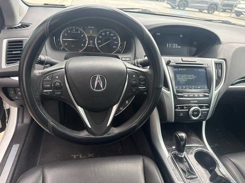 Used 2018 Acura TLX image 8