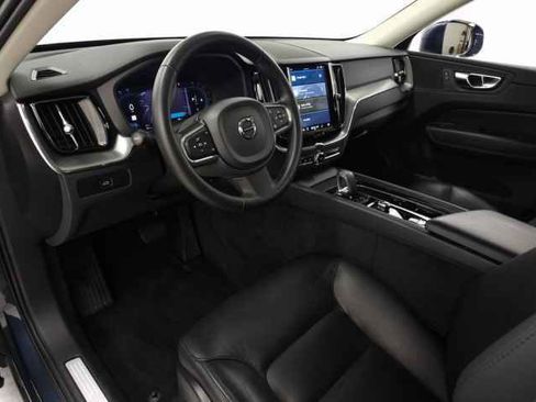 Certified 2023 Volvo XC60 B5 Core image 16