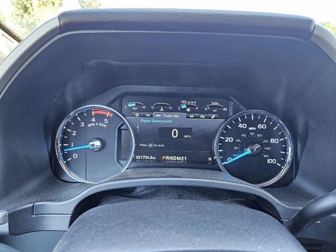Used 2017 Ford F250 Lariat w/ Lariat Ultimate Package AWD/4WD image 19