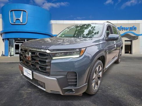 New 2026 Honda Pilot Touring image 1