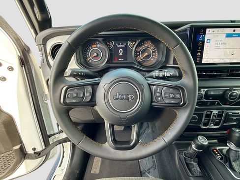 Used 2024 Jeep Wrangler Unlimited Sport AWD/4WD image 12