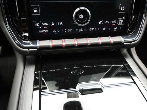 New 2025 GMC Yukon AT4 Ultimate w/ LPO, Illumination Package image 19