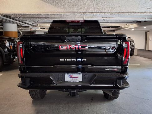 New 2026 GMC Sierra 2500 AT4 w/ AT4 Premium Plus Package AWD/4WD image 9