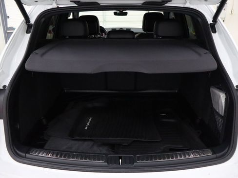 Used 2024 Porsche Macan image 28