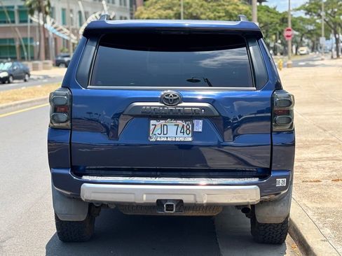 Used 2019 Toyota 4Runner TRD Off-Road AWD/4WD image 4