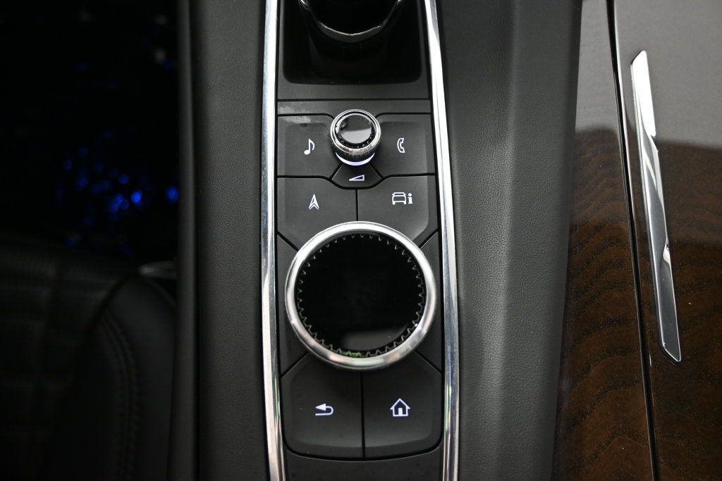 Used 2024 Cadillac Escalade Sport Platinum w/ LPO, ONYX Package AWD/4WD image 37