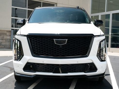 Used 2025 Cadillac Escalade V AWD/4WD image 4