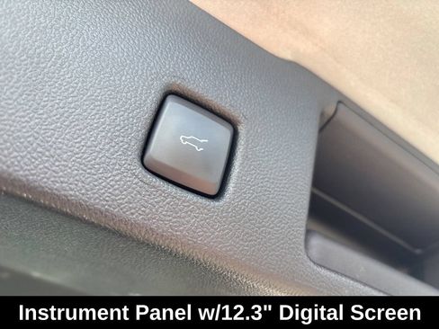 Used 2022 Ford Escape SEL w/ Technology Package FWD image 16