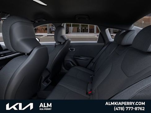 New 2026 Kia K4 LXS FWD image 18
