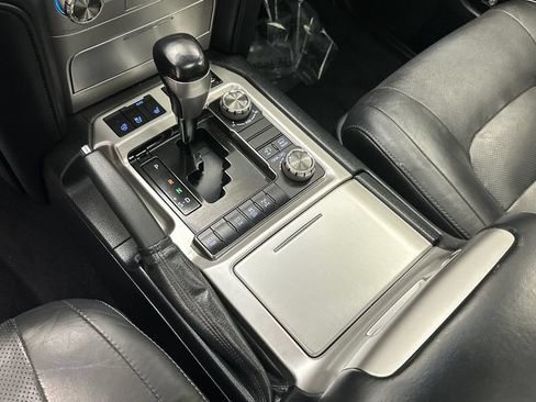 Used 2017 Toyota Land Cruiser AWD/4WD image 15