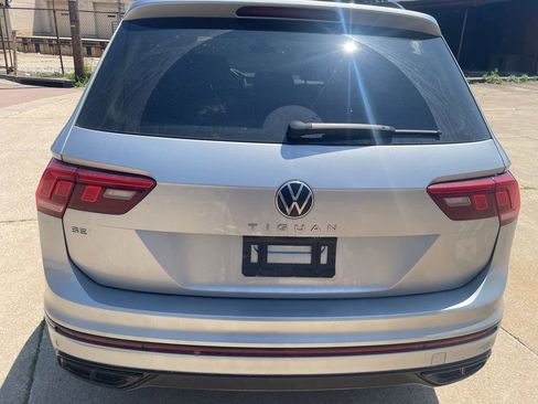 Used 2022 Volkswagen Taos SE w/ IQ.Drive SE Package AWD/4WD image 3