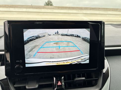 Used 2025 Toyota Corolla LE image 24