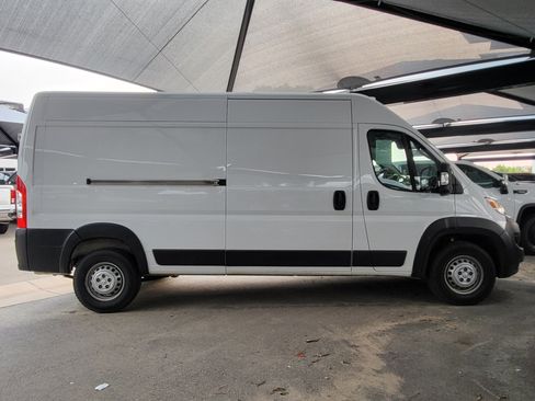 Used 2025 RAM ProMaster 2500 w/ Convenience Group FWD image 1