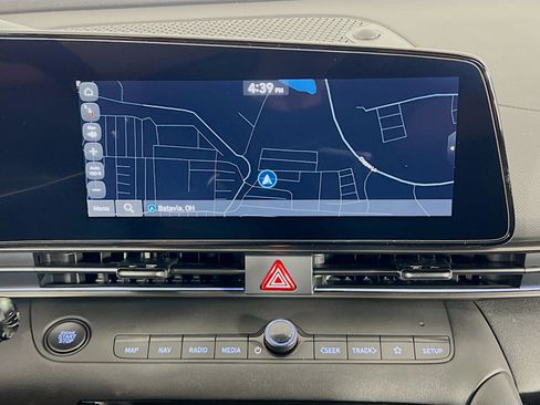 New 2025 Hyundai Elantra SEL FWD image 9