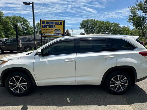 Used 2018 Toyota Highlander XLE AWD/4WD image 8