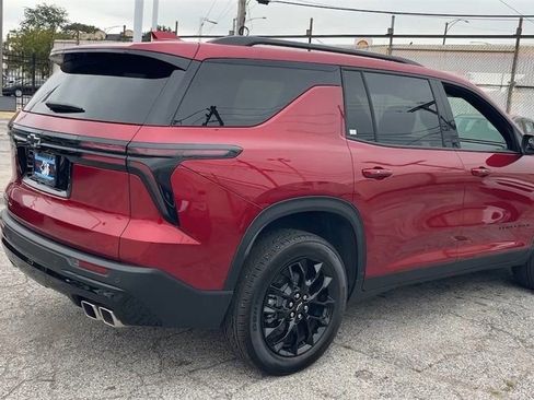 New 2025 Chevrolet Traverse LT w/ Midnight/Sport Edition FWD image 4