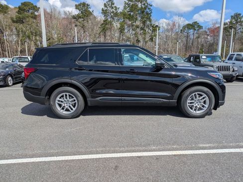 New 2026 Ford Explorer Active image 3