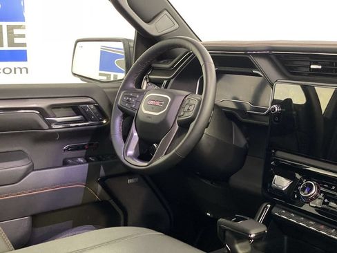 Used 2023 GMC Sierra 1500 AT4 w/ Technology Package AWD/4WD image 14